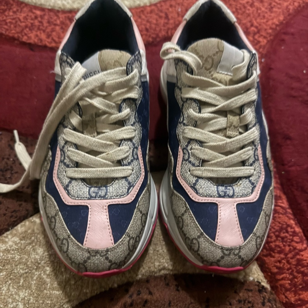 Authentic Gucci Rhyton Sneakers. - Picture 4 of 9